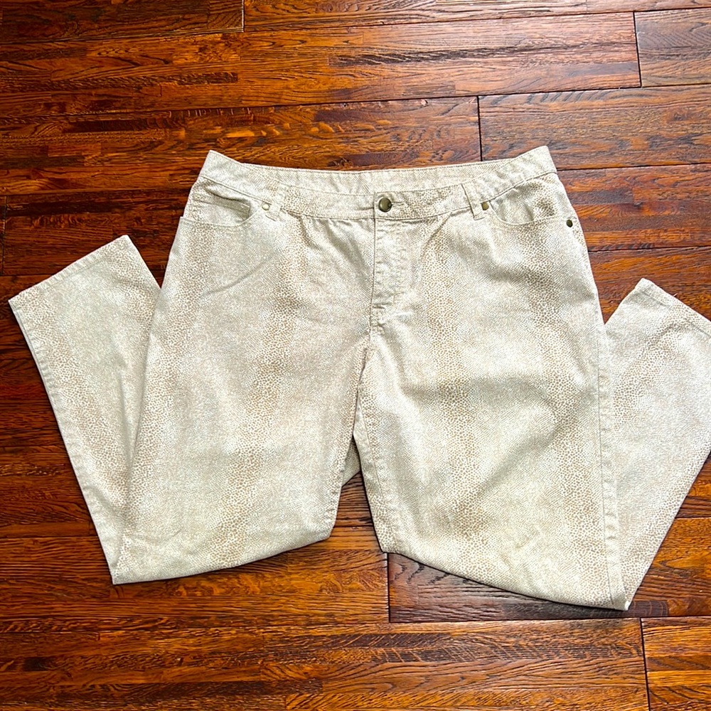 Avenue Jeans